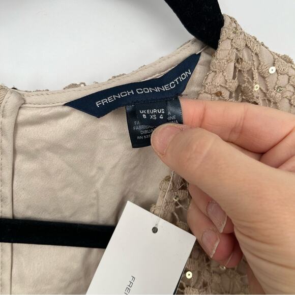 French Connection Lace Sequin Dress Womens Size 4 Gold V Neck NWT Cocktail - Picture 9 of 12